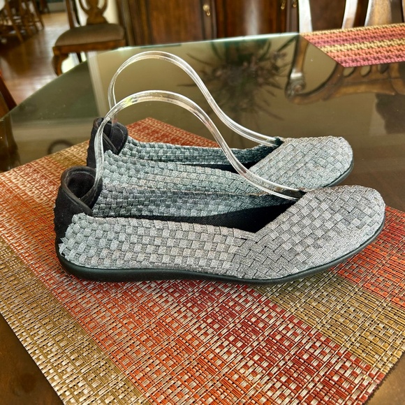 NIB Steve Madden Woven Metallic Silver Yoga Flats in Size 10 - Picture 4 of 12